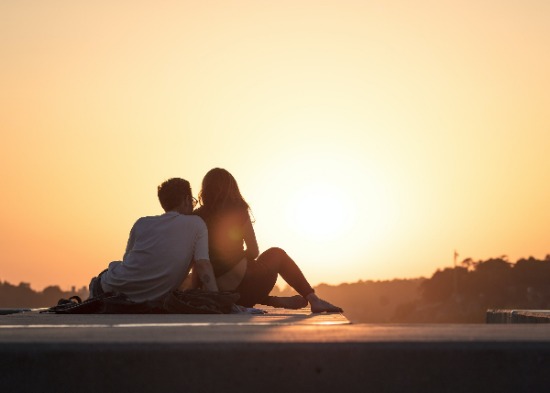 Kuss beim ersten Date mit ihm oder ihr - Küssen beim 1. Treffen ja oder nein